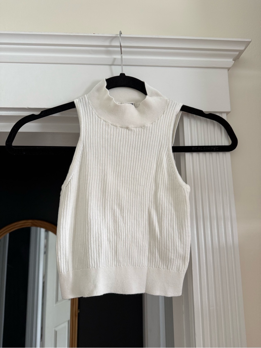 Uniqlo White Ribbed Sleeveless Mock Neck Sweater Tank XS